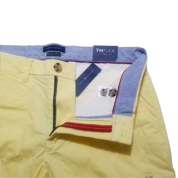 Tommy Hilfiger Men's Comfort Stretch Cotton Chino Pants in Custom Fit - Picture 3 of 8